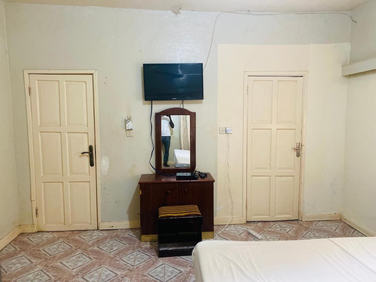 One World Village Guesthouse Bakau Exterior foto