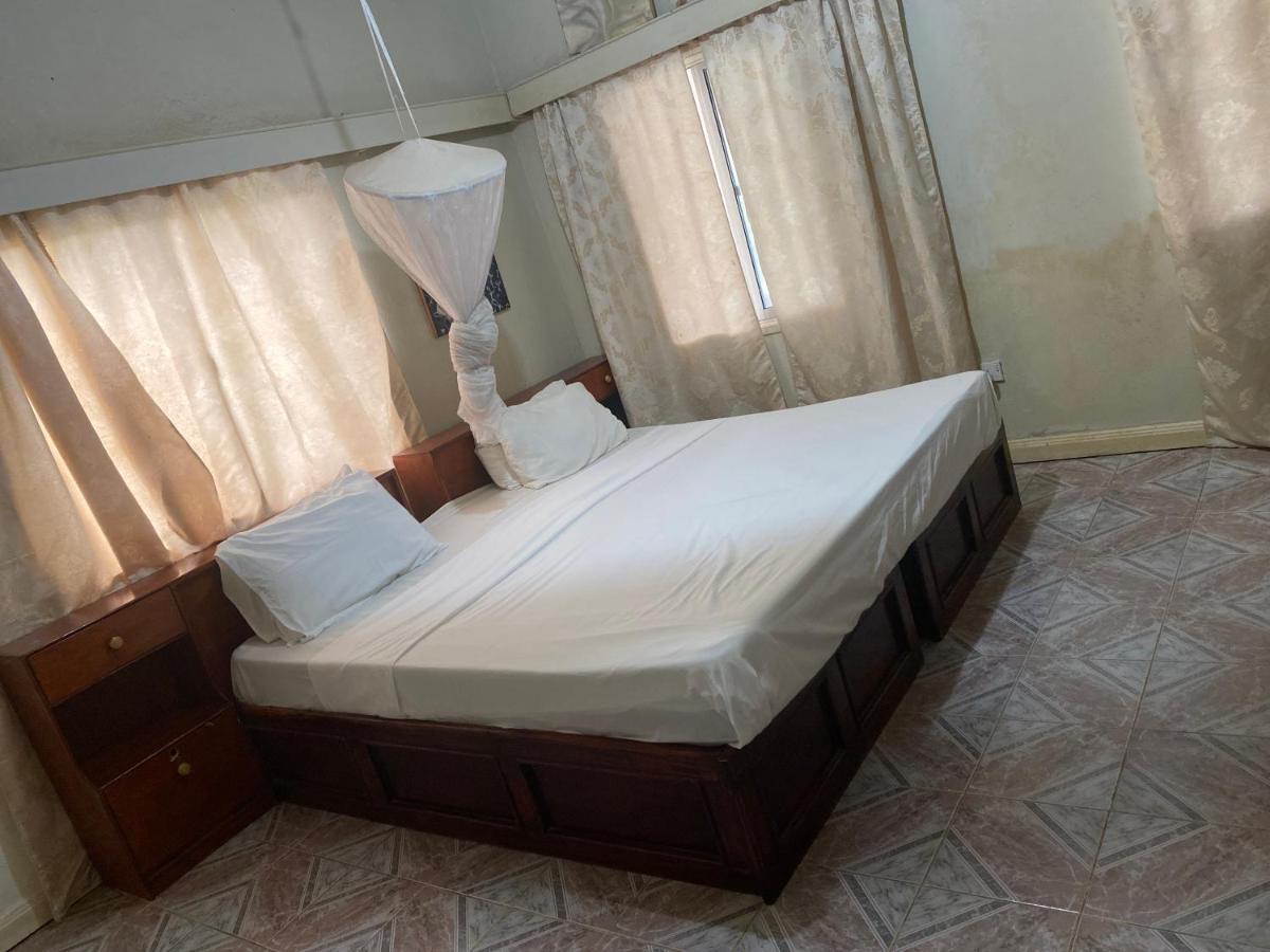 One World Village Guesthouse Bakau Exterior foto